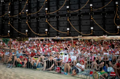 Strefa kibica podczas meczu Polska - Hiszpania na Stadionie Letnim w Gdańsku Brzeźno
