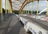 Czas usunąć betonowe bariery z Żóltego Wiaduktu
