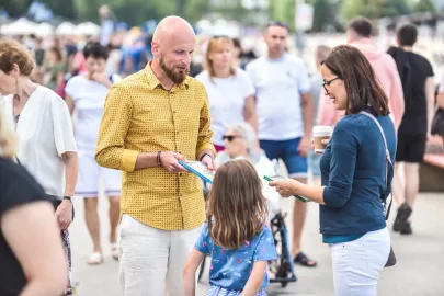 Plener Literacki w Gdyni na Bulwarze Nadmorskim