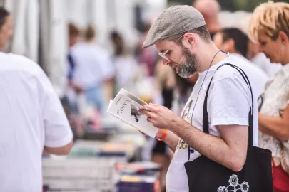 Plener Literacki w Gdyni na Bulwarze Nadmorskim