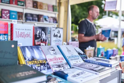 Plener Literacki w Gdyni na Bulwarze Nadmorskim