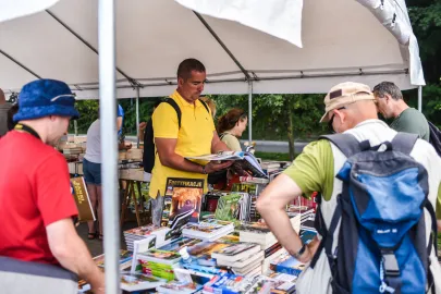 Plener Literacki w Gdyni na Bulwarze Nadmorskim