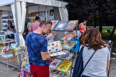 Plener Literacki w Gdyni na Bulwarze Nadmorskim