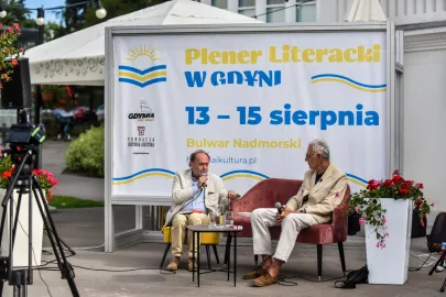 Plener Literacki w Gdyni na Bulwarze Nadmorskim