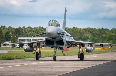 Pokazy lotnicze LOTOS Aerobaltic w Gdyni 