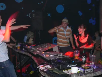 Brent z formacji Aquasky na afterparty SCF w Mandragorze 