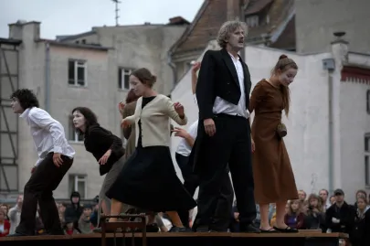 Teatr Snów : Stół
