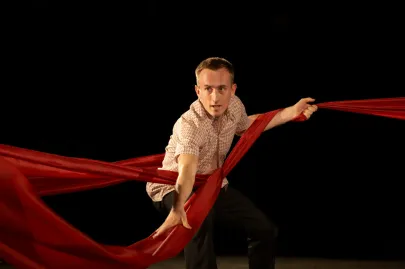 Teatr Poza Tym : Wyprzedaż wspomnień