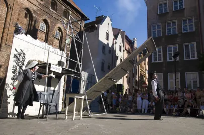 Bash Street Theatre : Cliffhanger