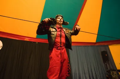 Stowarzyszenie Teatralno-Cyrkowe Kejos : Złodzieje