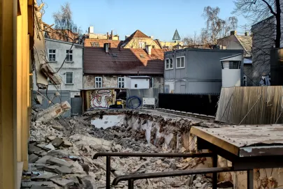 rozbiórka domu towarowego