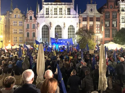 Na Długim Targu tłumy  