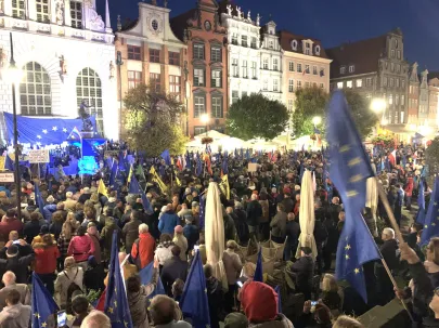 Na Długim Targu tłumy  