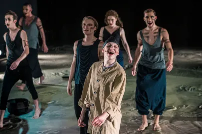 Próba medialna do spektaklu Mury Jerycha w Teatrze Muzycznym