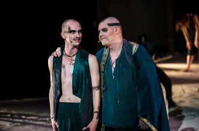 Próba medialna do spektaklu Mury Jerycha w Teatrze Muzycznym