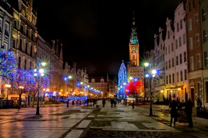 nocą na Długim Targu