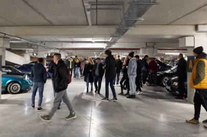 Zlot samochodów Carpark Vibes
