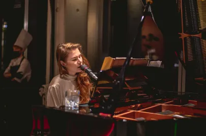 Daria Zawiałow zagrała w Olivia Star
