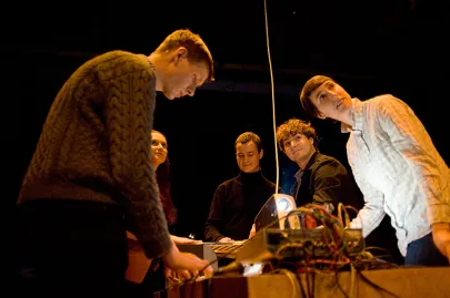 Lucky Dragons interakcja z publicznością