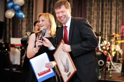 Licytacja grafiki oferowanej przez Marszałka Województwa Pomorskiego Mieczysława Struka 