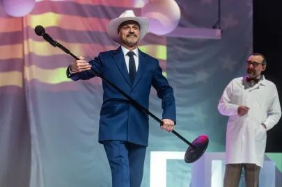 Spektakl "Czar molekuły" w Teatrze Miejskim w Gdyni