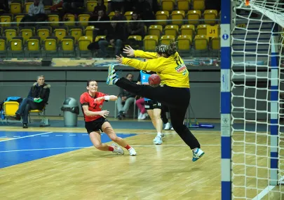 strzela Karolina Sulżycka