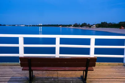 Molo w Brzeźnie o zmierzchu