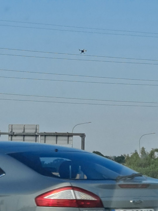 Policyjny dron nad skrzyżowaniem Armii Krajowej z Łostowicką