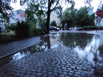 Jak zwykle skrzyżowanie Armi Krajowej Wybickiego w Sopocie znów zalane