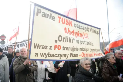 WIELOTYSIĘCZNA MANIFESTACJA O PRZYŁĄCZENIE TV TRWAM DO PLATFORMY CYFROWEJ
