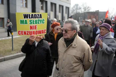 WIELOTYSIĘCZNA MANIFESTACJA O PRZYŁĄCZENIE TV TRWAM DO PLATFORMY CYFROWEJ