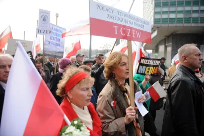 WIELOTYSIĘCZNA MANIFESTACJA O PRZYŁĄCZENIE TV TRWAM DO PLATFORMY CYFROWEJ