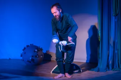 Próba generalna spektaklu "Przypływ" w Teatrze Miniatura w Gdańsku