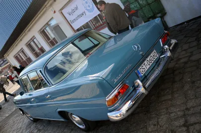 OLDTIMERY- ROZPOCZĘCIE SEZONU 1.04.2012 GDAŃSK,UL.DOKI 1