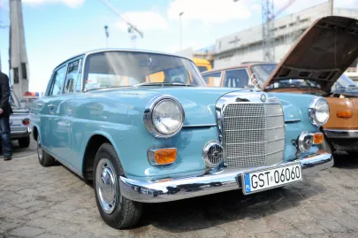 OLDTIMERY- ROZPOCZĘCIE SEZONU 1.04.2012 GDAŃSK,UL.DOKI 1