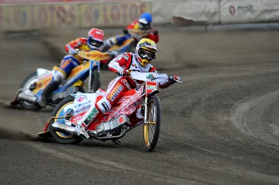 Emil Sajfutdinow przed Nickim Pedersenem