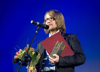 producent filmu "Droga na drugą stronę" Arkadiusz Wojnarowski odbiera nagrodę główną