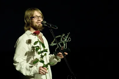 Nagroda Polskiej Federacji Dyskusyjnych Klubów Filmowych Don Kichot - film "Droga na drugą stronę". 