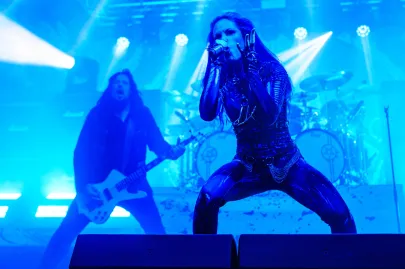 Arch Enemy w B90