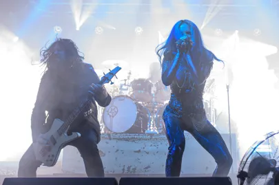 Arch Enemy w B90
