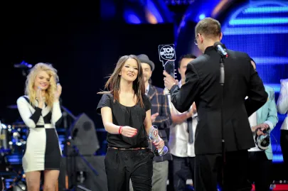 Jula, nagroda Trendy 2012, nagroda internautów i nagroda słuchaczy radia RMF Maxxx.