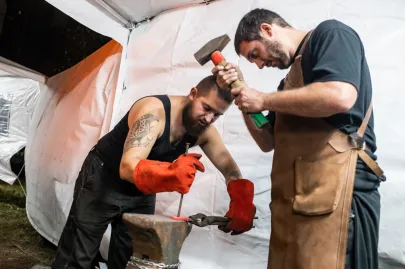 Koval Fest Gdańsk przed budynkiem Galerii WL4 Przestrzeń Sztuki