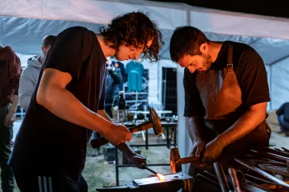 Koval Fest Gdańsk przed budynkiem Galerii WL4 Przestrzeń Sztuki