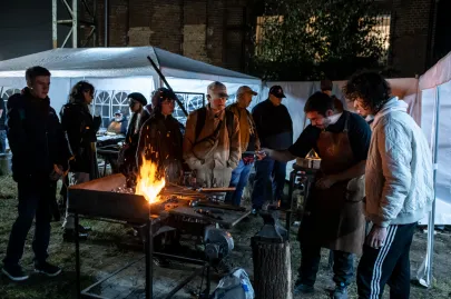 Koval Fest Gdańsk przed budynkiem Galerii WL4 Przestrzeń Sztuki