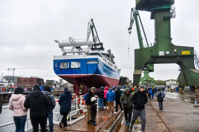 Wodowanie statku rybackiego Hákon w Karstensen Shipyard Poland