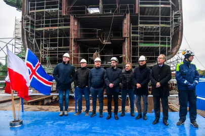 Wodowanie statku rybackiego Hákon w Karstensen Shipyard Poland