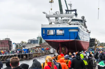 Wodowanie statku rybackiego Hákon w Karstensen Shipyard Poland