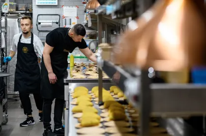 Street Food Fighters w Hewelke Restaurant & Bakery