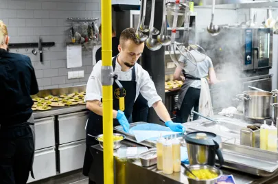 Street Food Fighters w Hewelke Restaurant & Bakery