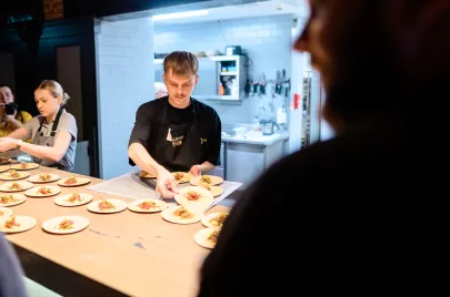 Street Food Fighters w Hewelke Restaurant & Bakery